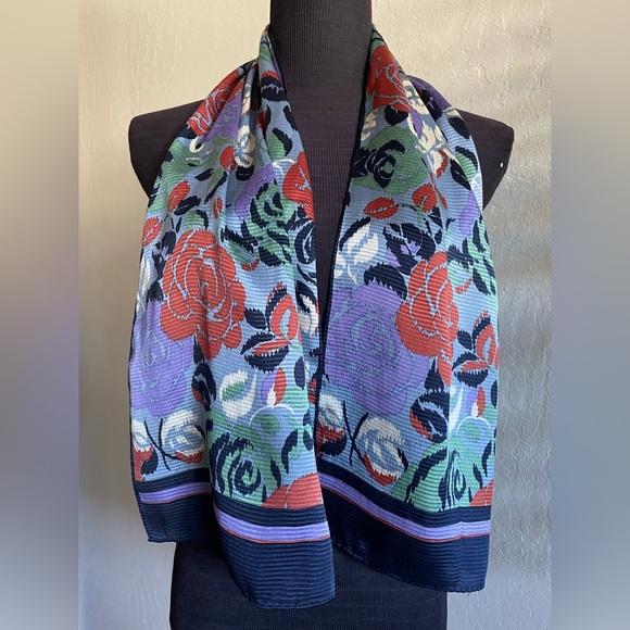 Echo floral silk scarf - Picture 8 of 12